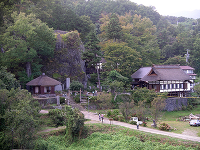 観月、俳句の名所　長楽寺