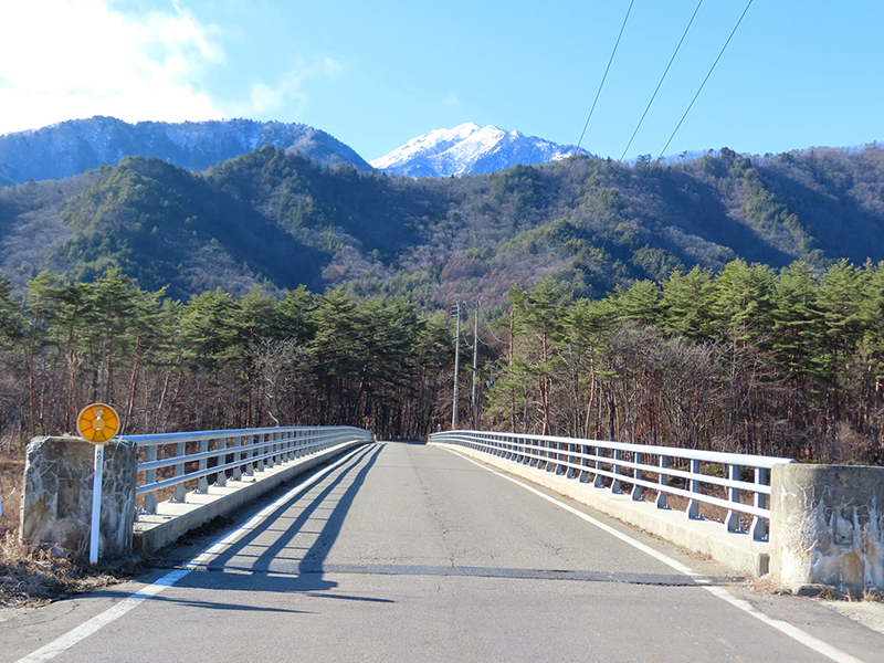 山沿いの風景