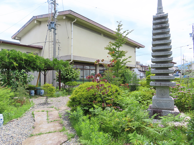 驥山館