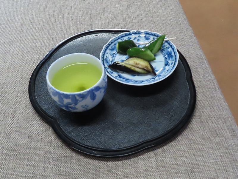 お茶と漬物