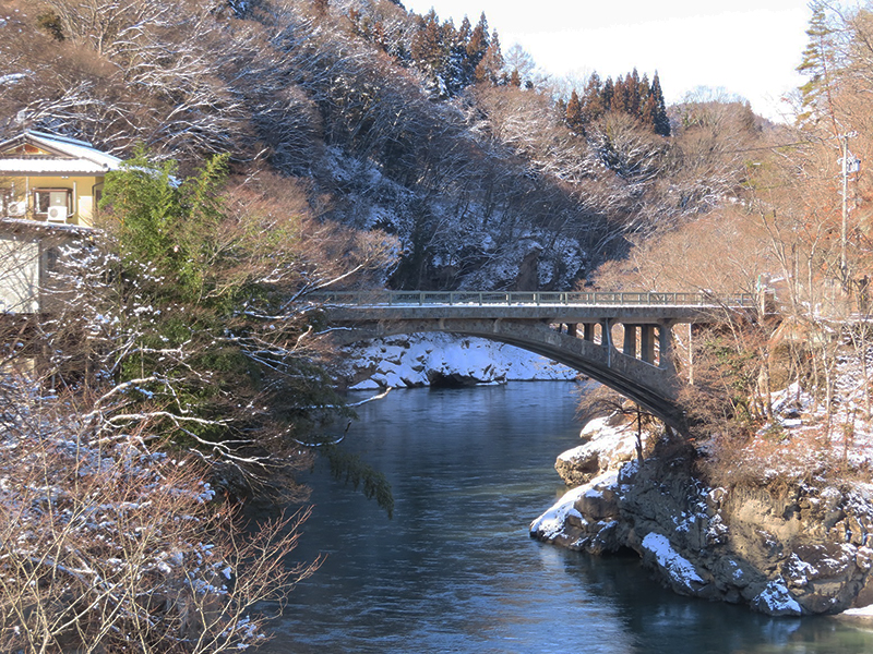 注意して渡りたい「久米路橋」